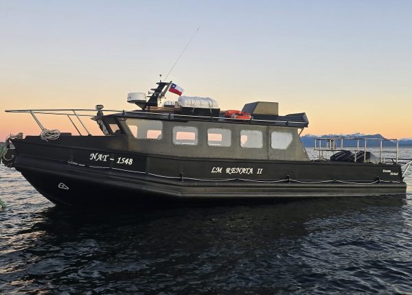 Lancha LM Renata II de Buceo Austral en Puerto Natales